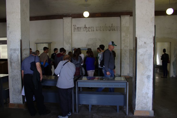 The words on the wall translate to 